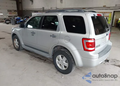 2009 Ford Escape Xlt z USA, uszkodzony, nr VIN 1FMCU03709KA24869